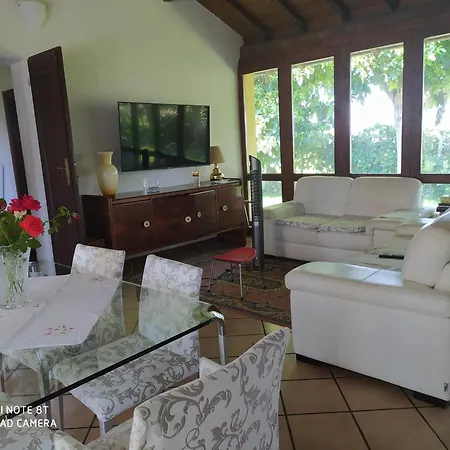 לינה וארוחת בוקר La Rosa Selvatica 3*