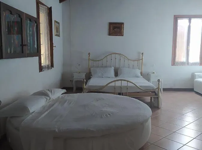 La Rosa Selvatica 3* Ravarino